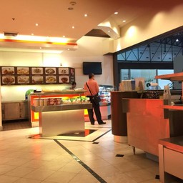 บริเวณหน้าร้าน