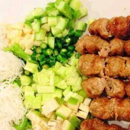 แหนมเนือง