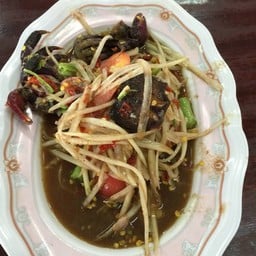 ก๋วยเตี๋ยวเรือ ส้มตำ-ไก่ทอด ตำปูปลาร้า