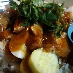 ชุนฮั้ว บะหมี่เกี๊ยว หน้าธนาคารออมสิน