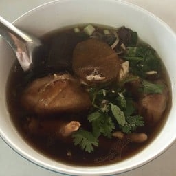 ก๋วยเตี๋ยวไก่ตุ๋น