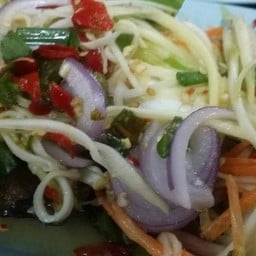 ยำปลาสลิดไข่เค็ม