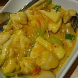 ปลาหมึกผัดไข่เค็ม