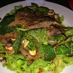 ร้านอาหารร่มไม้