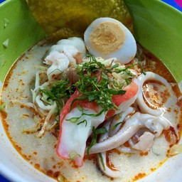 เส้นเล็กต้มยำทะเล 35.-