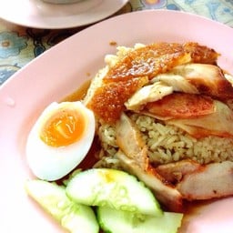 ข้าวหมูแดง-หมูกรอบ