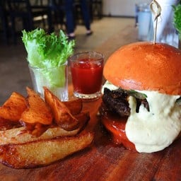 BeefBurger..189B..อร่อยมาก..4.3ดาวครับ..ฟินเลย