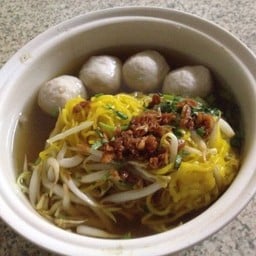 ก๋วยเตี๋ยวโฮเด้ง เลาขวัญ หน้า รพ.เลาขวัญ