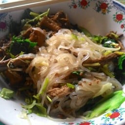 เจ ยายหนอม