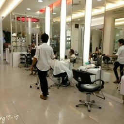 ภายในร้าน...ช่างหนึ่ง ผู้ชาย ฝีมือดี