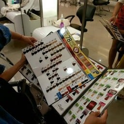 สีอะไรดีน้า