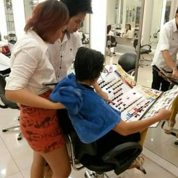 พาหม่อมแม่มาเสริมสวย