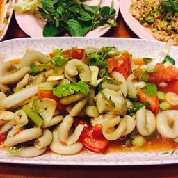 ยำใส้ตัน