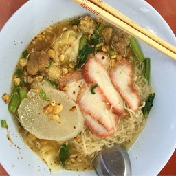 บะหมี่เกี๊ยวต้มยำมะนาว