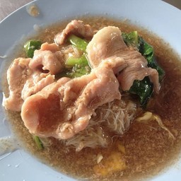 เอ๋ ราดหน้า ผัดซีอิ้ว