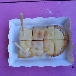 ขนมปังเนยนม 20฿