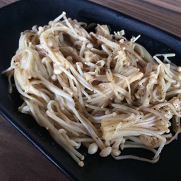 เห็ดเข็มทองผัดเนย