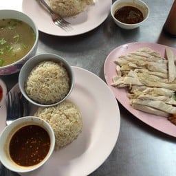 ข้าวมันไก่ อาจื๋อ
