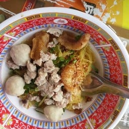 ก๋วยเตี๋ยวต้มยำรสเด็ด เจ๊แขก