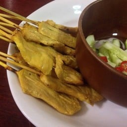 เจ้รุ่ง หมูสะเต๊ะ เจ้าเก่า