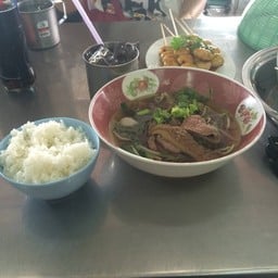 ก๋วยเตี๋ยวนายโส(วัดดงมูลเหล็ก