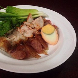 หมูแดง ลุงเชื้อ ตลาดสดเทศบาล 3