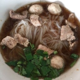"ก๋วยเตี๋ยวเรืออยุธยา ต้นตำรับ" ลาดกระบัง