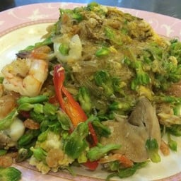 ดอกขจรผัดไข่