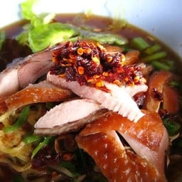 ก๋วยเตี๋ยวไก่มะระ ข้าวขาหมู ม.3