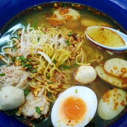 ก๋วยเตี๋ยวชามเติบ