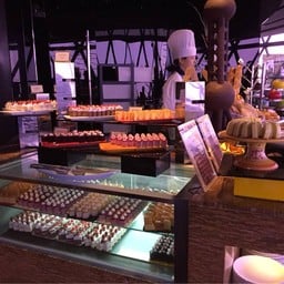 Revolving Restaurant   Oriental Pearl Tower