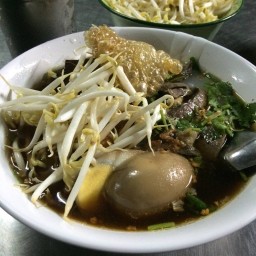 ก๋วยจั๊บน้ำข้น เฮียช้อ