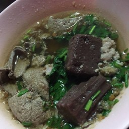 ต้มเลือดหมูกินกับข้าวสวยร้อนๆ