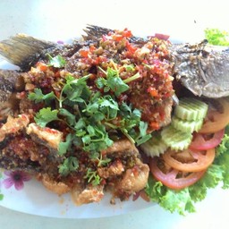 ปลากะพงราดพริก