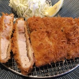 โทรุโรสึ (พรีเมี่ยมสันนอก). นุ่มอย่างสันใน มีมันติดและแทรกอย่างสันนอก เด็ด! 