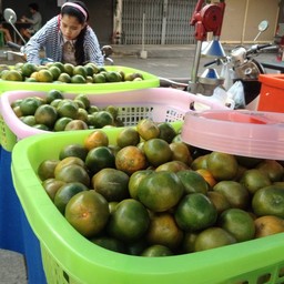 น้ำส้ม ตลาดอัศวิน