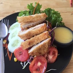 สลัดไก่กรอบ 39 บาท