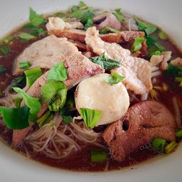 ก๋วยเตี๋ยวรวมมิตร วัดบัวขวัญ