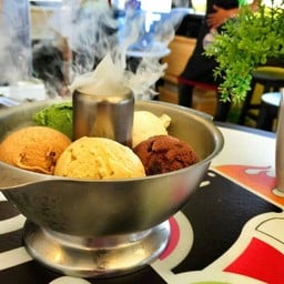 ยศเส ไอศกรีมหม้อไฟ ยอดพิมานริเวอร์วอร์ค