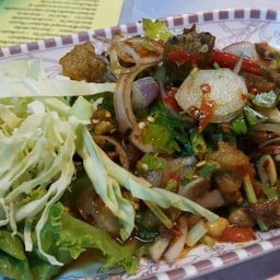 ยำหมูกรอบรสเด็ด (60 บาท)