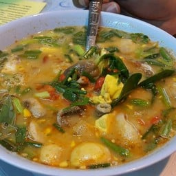 ต้มยำไข่อ่อน (60 บาท)