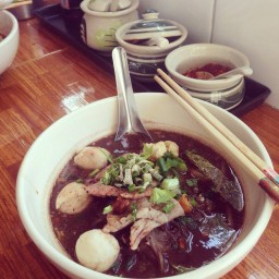 ก๋วยเตี๋ยวยกซด