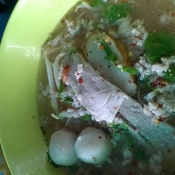 เจี๊ยบ ก๋วยเตี๋ยวหมูต้มยำ