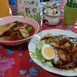 ราชาบะหมี่เกี๊ยว ข้าวหมูแดง ข้าวมันไก่ เย็นตาโฟ