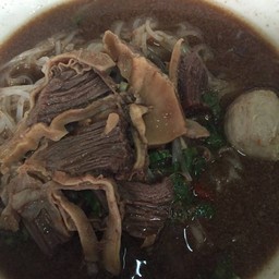 เล็กเนื้อ