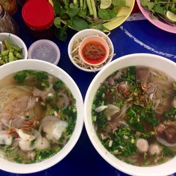 ชามกลาง VS จัมโบ้