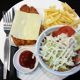 สเต๊คหมู ...เหมือนหมูทอดแปะชีสมากกว่า