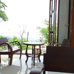 มุมนั่งในร้าน