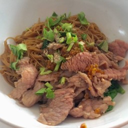 เส้นหมี่เนื้อสด 65 บาท