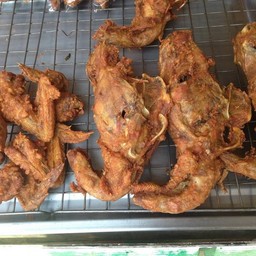 ไก่ทอดหาดใหญ่ ปากซอยวัดสามง่าม